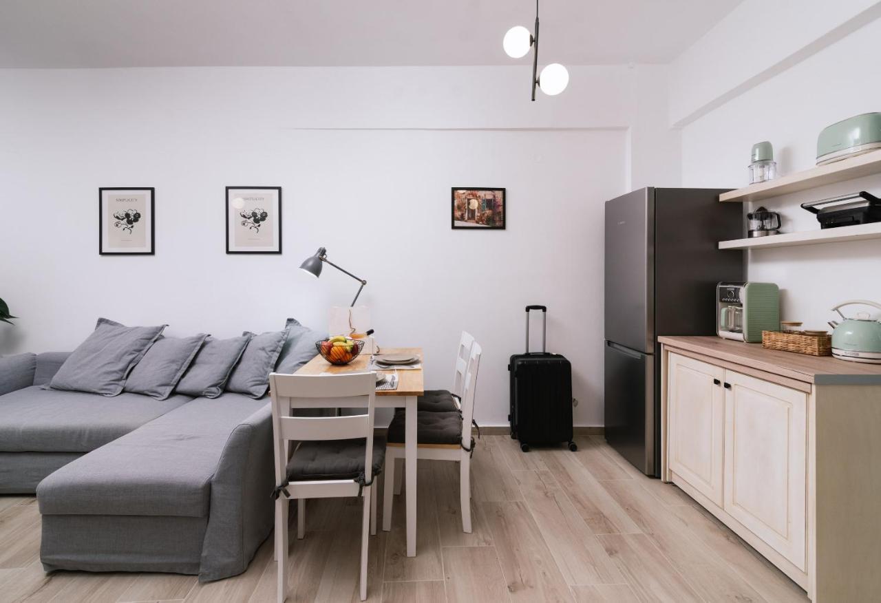 Central Apartments “Evanthia” Пицидия Екстериор снимка