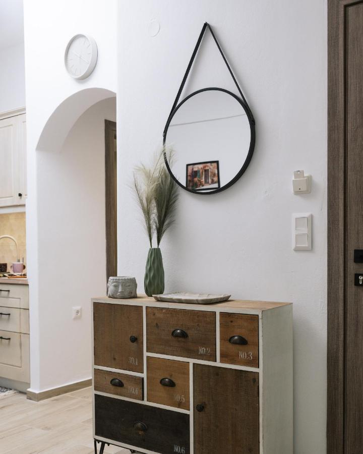 Central Apartments “Evanthia” Пицидия Екстериор снимка